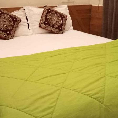 Sapphire Inn Недумбассери Экстерьер фото