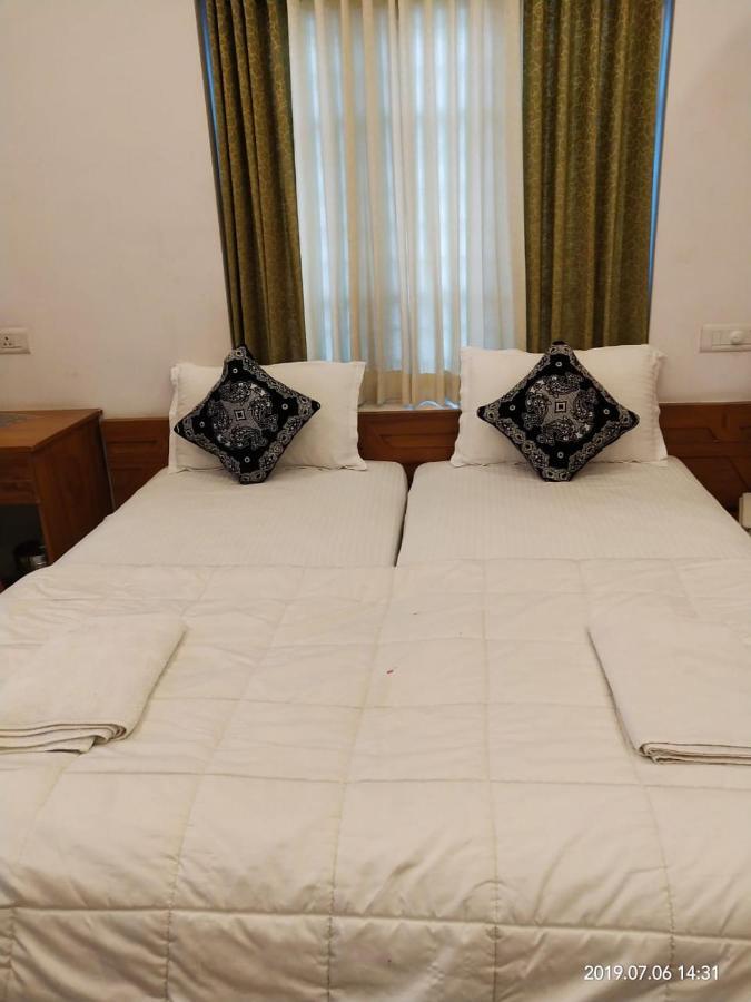 Sapphire Inn Недумбассери Экстерьер фото