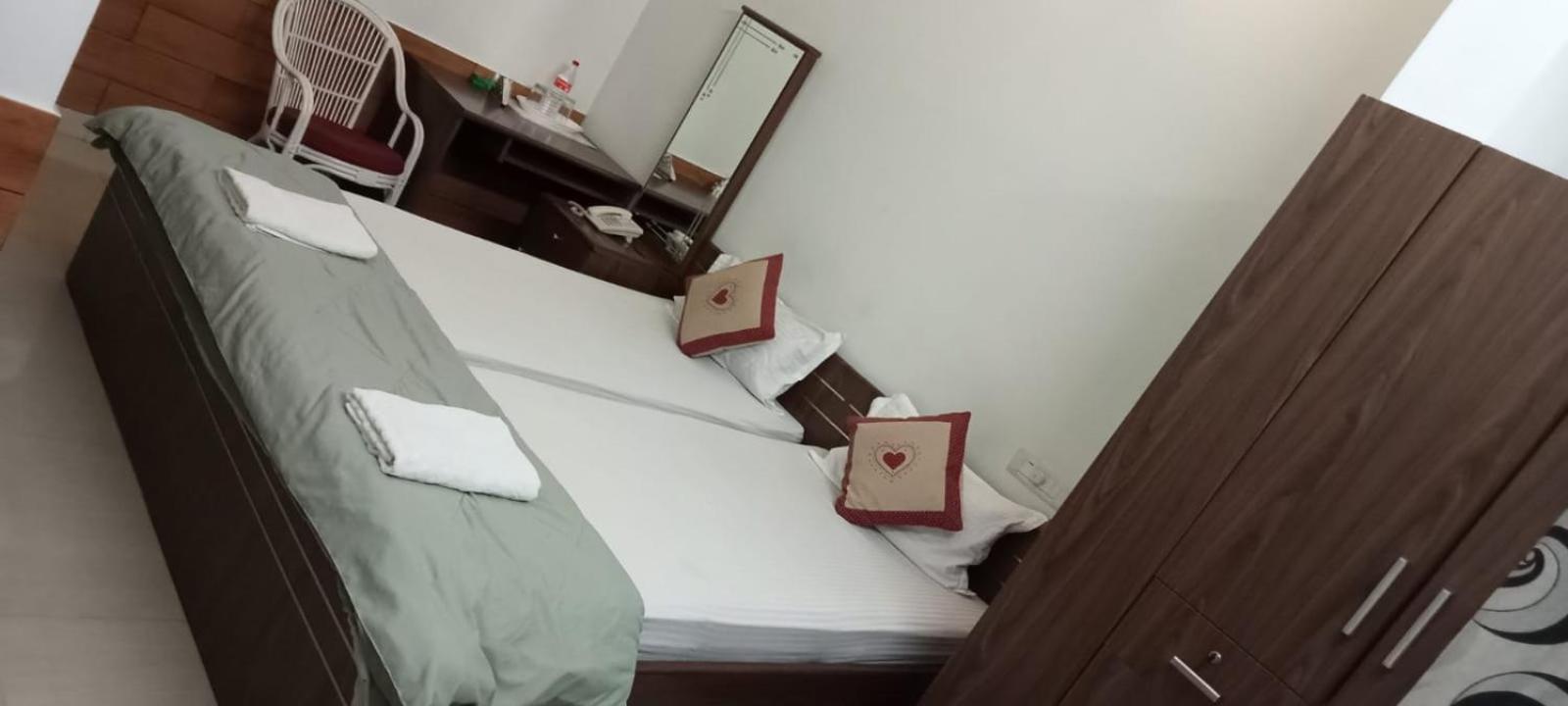 Sapphire Inn Недумбассери Экстерьер фото